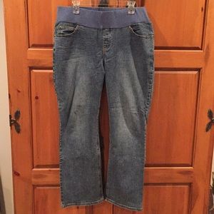 Old Navy 👣 Maternity Jeans